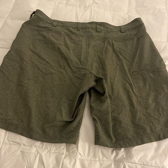 Duluth Trading Co Green Cargo Shorts for Outdoor Adventures Men’s 40 - Picture 6 of 6